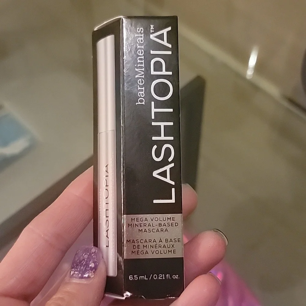 Benefit, IT Cosmetics, YSL, & Bareminerals mascara bundle with brand new bag! - Picture 9 of 16